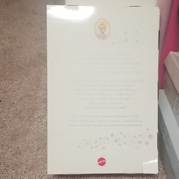 Walt Disney's Cinderella Barbie - Picture 6 of 8